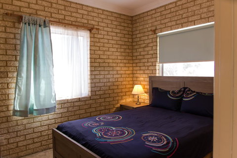 Baywatch Retreat Augusta - Tourism Gold Coast 20