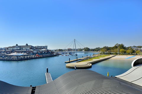 Dolphin Quay Apartments - Tourism Gold Coast 7