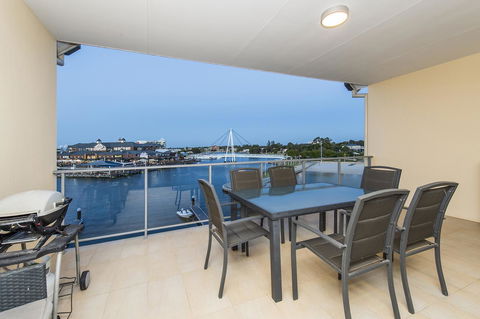 Dolphin Quay Apartments - Tourism Gold Coast 23