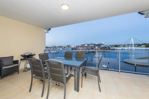 Dolphin Quay Apartments - Tourism Gold Coast 22