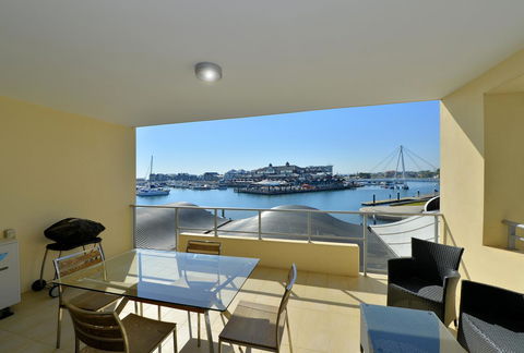 Dolphin Quay Apartments - Tourism Gold Coast 8
