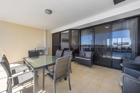 Dolphin Quay Apartments - Tourism Gold Coast 26