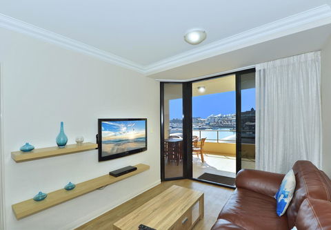 Dolphin Quay Apartments - Tourism Gold Coast 11