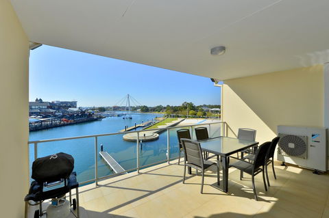 Dolphin Quay Apartments - Tourism Gold Coast 5
