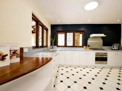 Wizard\'s Den - Margaret River - Tourism Gold Coast 1