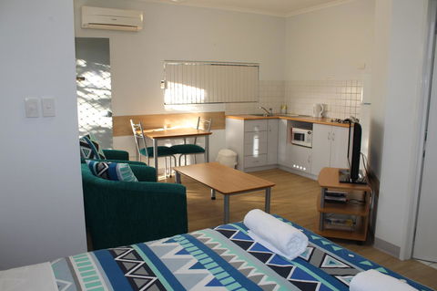Mandurah Ocean Marina Chalets - Tourism Gold Coast 1
