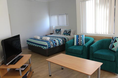 Mandurah Ocean Marina Chalets - Tourism Gold Coast 9