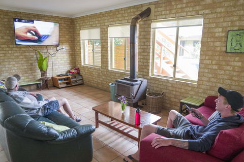 Lancelin Lodge - Tourism Gold Coast 4