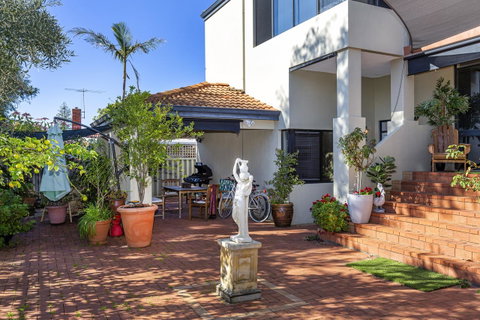 Como Executive Apartment - Tourism Gold Coast 16