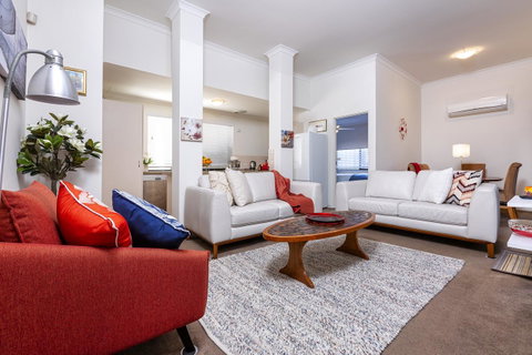 Como Executive Apartment - Tourism Gold Coast 0