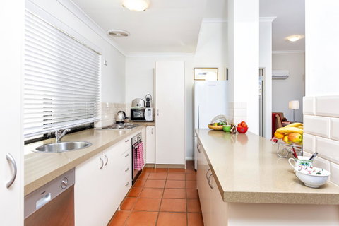 Como Executive Apartment - Tourism Gold Coast 8