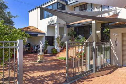 Como Executive Apartment - Tourism Gold Coast 1
