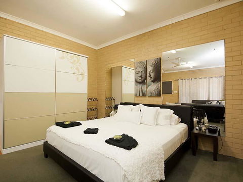 Garden Studio - Tourism Gold Coast 3