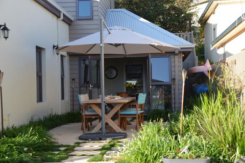 Rowley House - Tourism Gold Coast 7