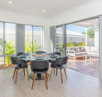Karrinyup Waters Luxury House Rental - Tourism Gold Coast