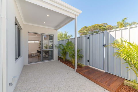 Karrinyup Waters Luxury House Rental - Tourism Gold Coast 12