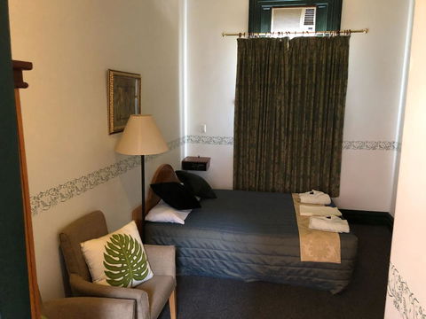 The Palace Hotel - Tourism Gold Coast 2