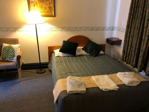 The Palace Hotel - Tourism Gold Coast 4
