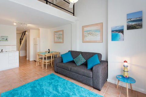 Life's A Beach! Fremantle - Gold Coast 1