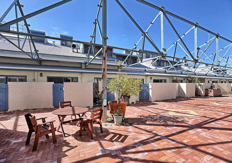 Life's A Beach! Fremantle - Gold Coast 22