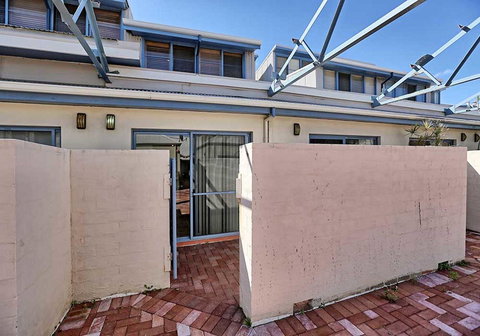 Life's A Beach! Fremantle - Gold Coast 21