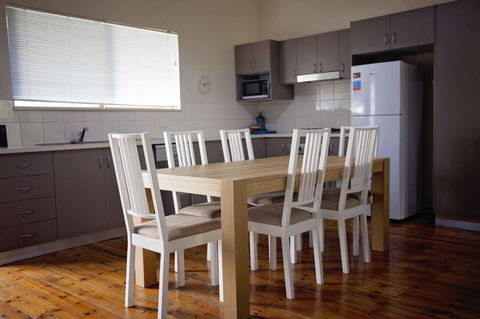Hopetoun Motel & Chalet Village - Tourism Gold Coast 7