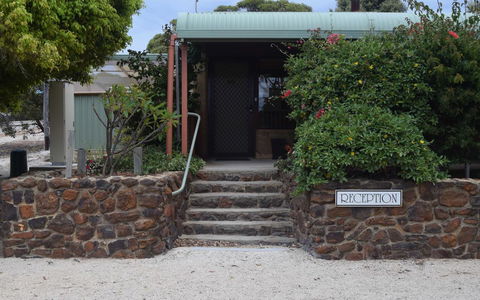 Hopetoun Motel & Chalet Village - Tourism Gold Coast 9