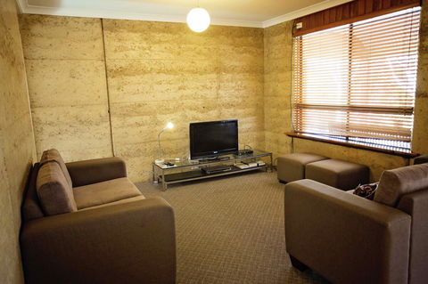 Hopetoun Motel & Chalet Village - Tourism Gold Coast 41