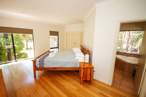 Kanga View - Margaret River - Tourism Gold Coast 10