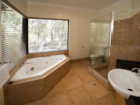 Kanga View - Margaret River - Tourism Gold Coast 9