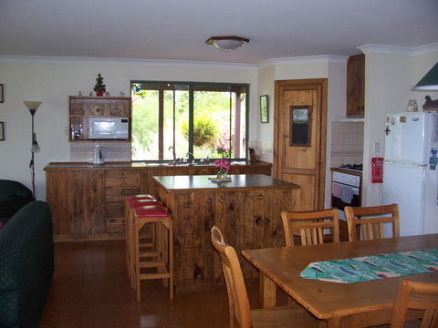 SilverSprings Spa Retreat Pet Friendly Cottages And Glampings - Tourism Gold Coast 4
