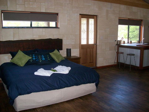 SilverSprings Spa Retreat Pet Friendly Cottages And Glampings - Tourism Gold Coast 6