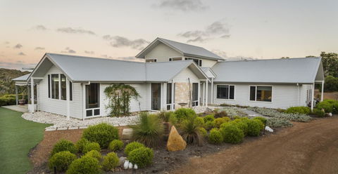 The White House At Wallcliffe Farms - Tourism Gold Coast 2