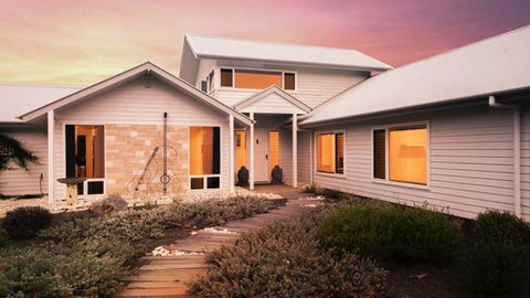 The White House At Wallcliffe Farms - Tourism Gold Coast 1