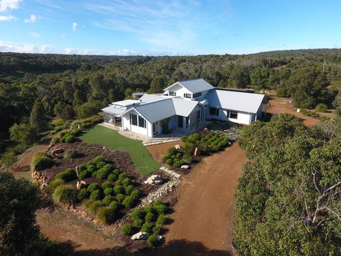 The White House At Wallcliffe Farms - Tourism Gold Coast 0