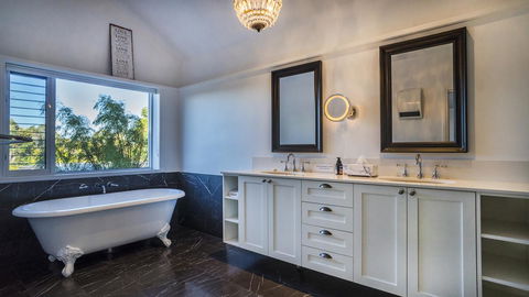 The White House At Wallcliffe Farms - Tourism Gold Coast 11