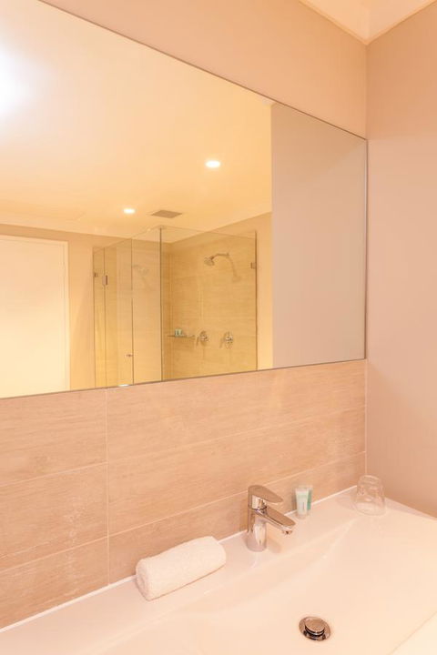 The Marina Hotel - Mindarie - Tourism Gold Coast 13