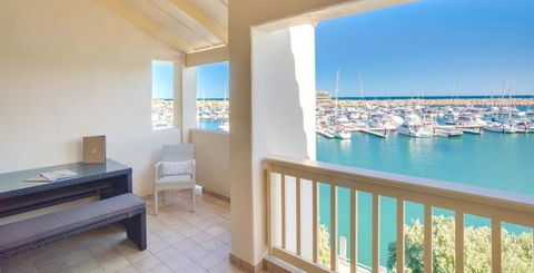 The Marina Hotel - Mindarie - Tourism Gold Coast 9