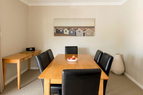The Marina Hotel - Mindarie - Tourism Gold Coast 25