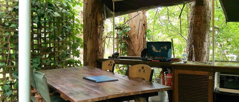 Black Cockatoo Lodge - Tourism Gold Coast 1