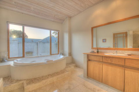 Moana Spa Villas - Prime Yallingup Location - Tourism Gold Coast 17