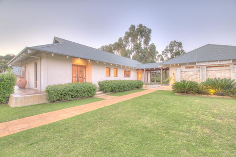 Moana Spa Villas - Prime Yallingup Location - Tourism Gold Coast 1