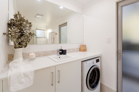 Ironstone Studio Margaret River - Tourism Gold Coast 14