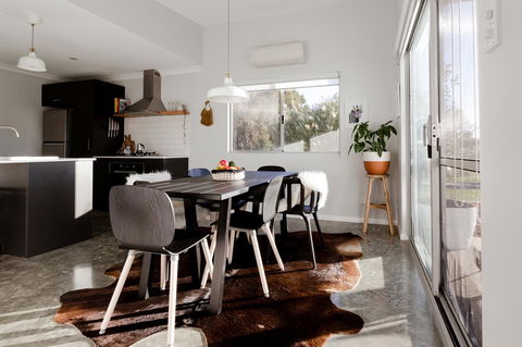 Ironstone Studio Margaret River - Tourism Gold Coast 2