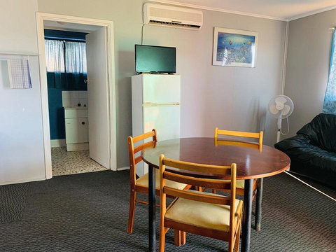 Shark Bay Cottages - Gold Coast 31