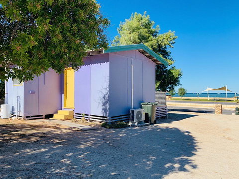 Shark Bay Cottages - Gold Coast 40