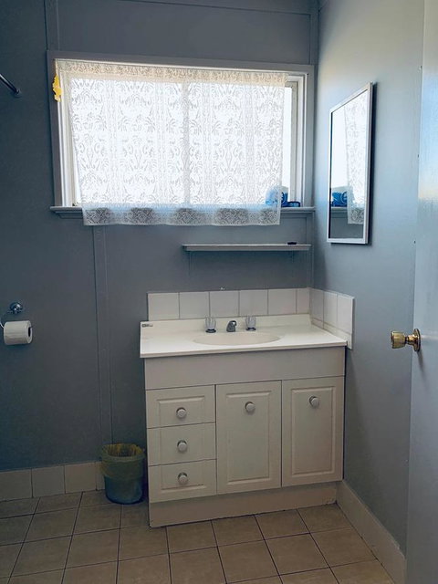 Shark Bay Cottages - Gold Coast 16