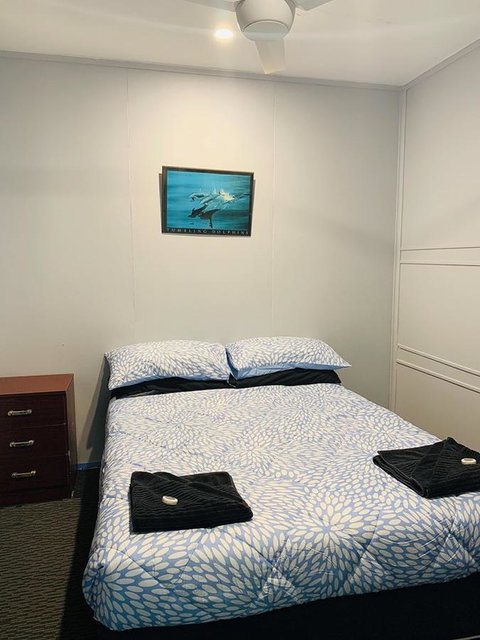 Shark Bay Cottages - Gold Coast 27