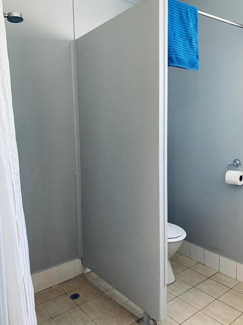 Shark Bay Cottages - Gold Coast 17