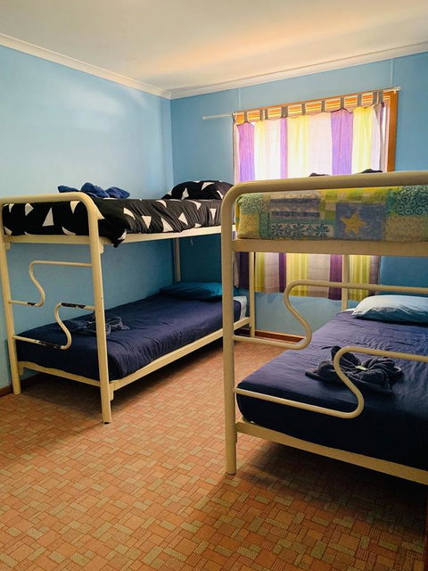 Shark Bay Cottages - Gold Coast 7